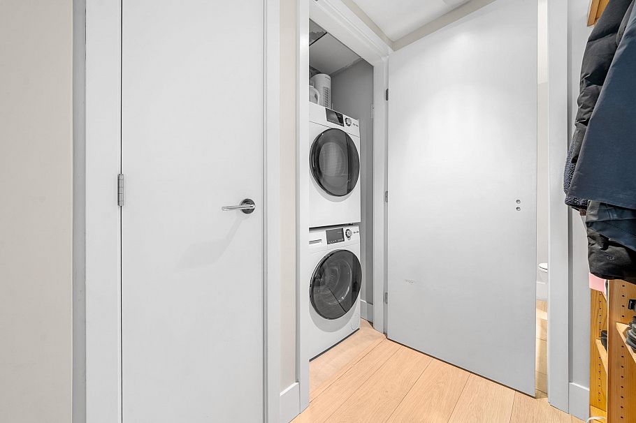 311 150 W 15 Street North Vancouver, BC - 24