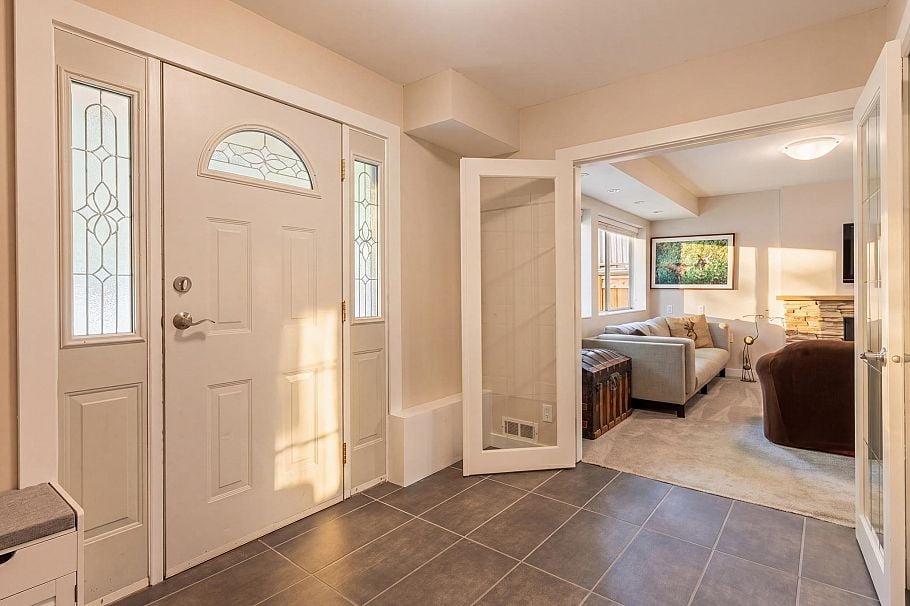 676 Wellington Drive North Vancouver, BC - 24