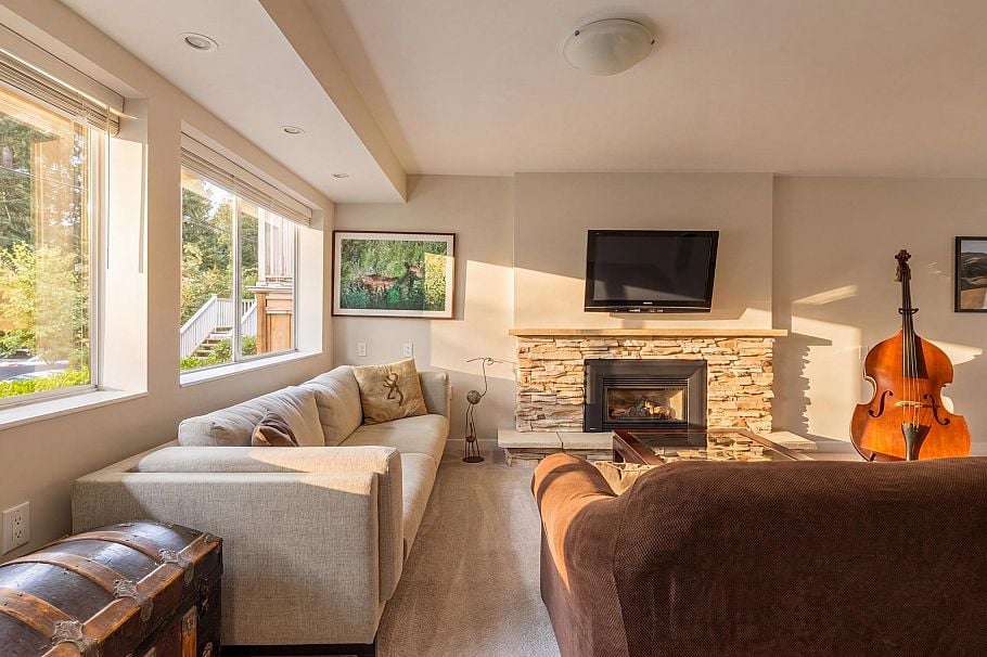 676 Wellington Drive North Vancouver, BC - 25