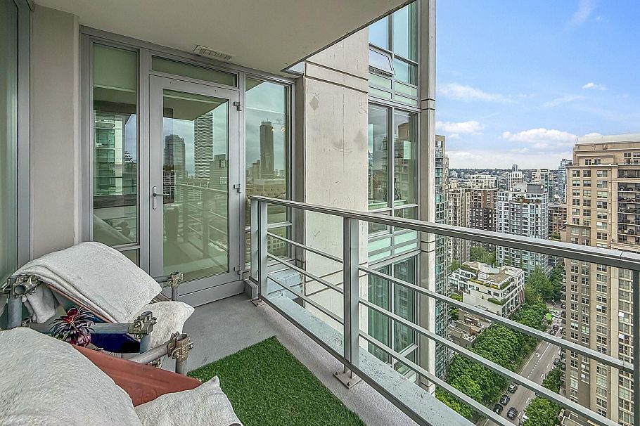 2705 535 Smithe Street Vancouver, BC - 27