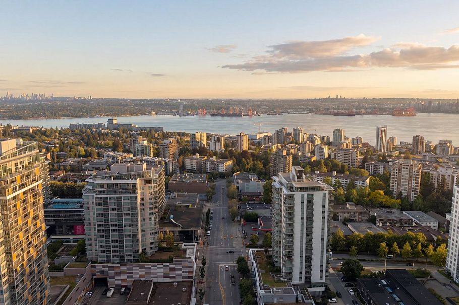 906 112 E 13th Street North Vancouver, BC - 37