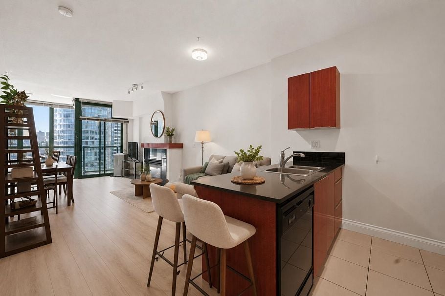 1703 1239 W Georgia Street Vancouver, BC - 3