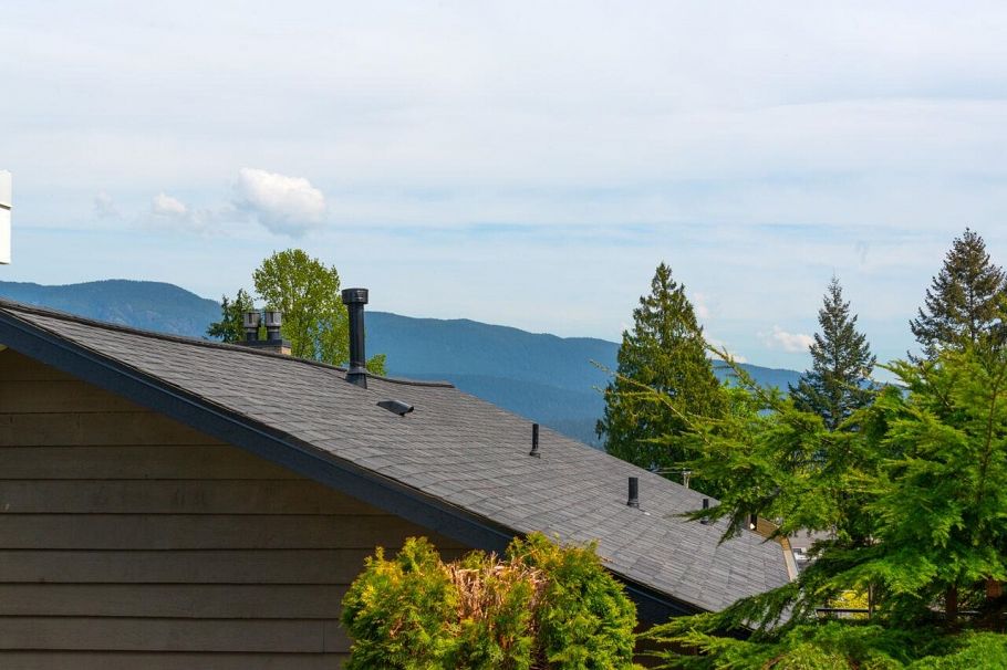 4057 Violet Street North Vancouver, BC - 20