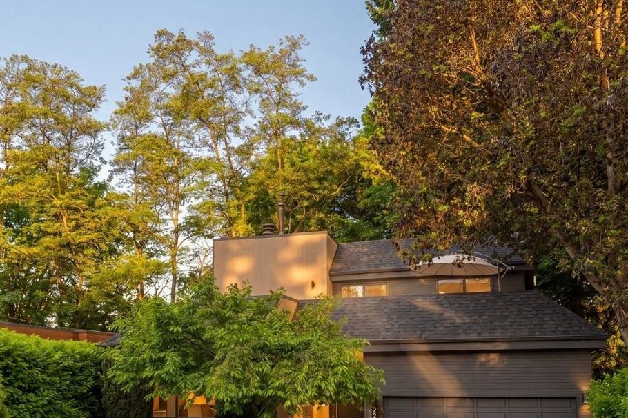 2221 Bowser Avenue North Vancouver, BC - 1