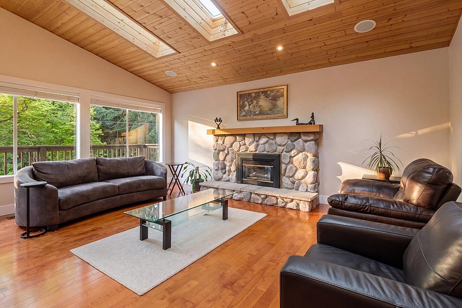 676 Wellington Drive North Vancouver, BC - 4