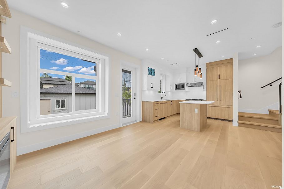 1620 E 53rd Avenue Vancouver, BC - 10