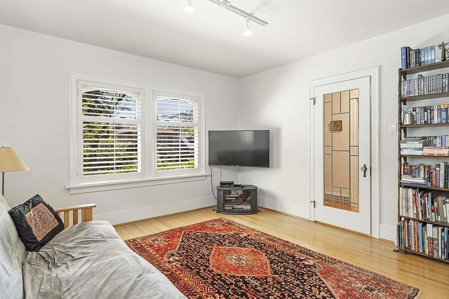 4269 W 13th Avenue Vancouver, BC - 18