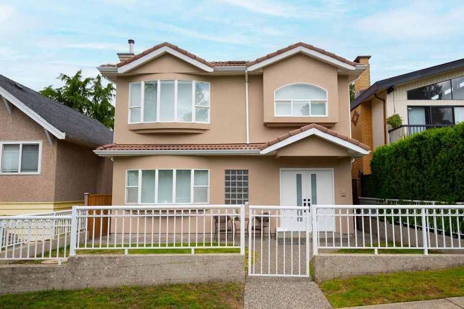 827 E 32nd Avenue Vancouver, BC - 3