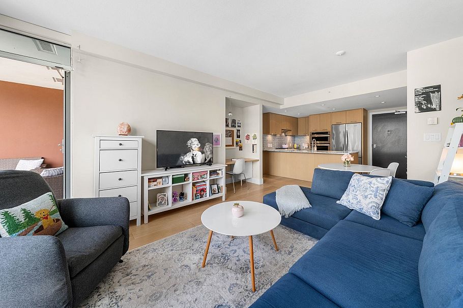 311 150 W 15 Street North Vancouver, BC - 16