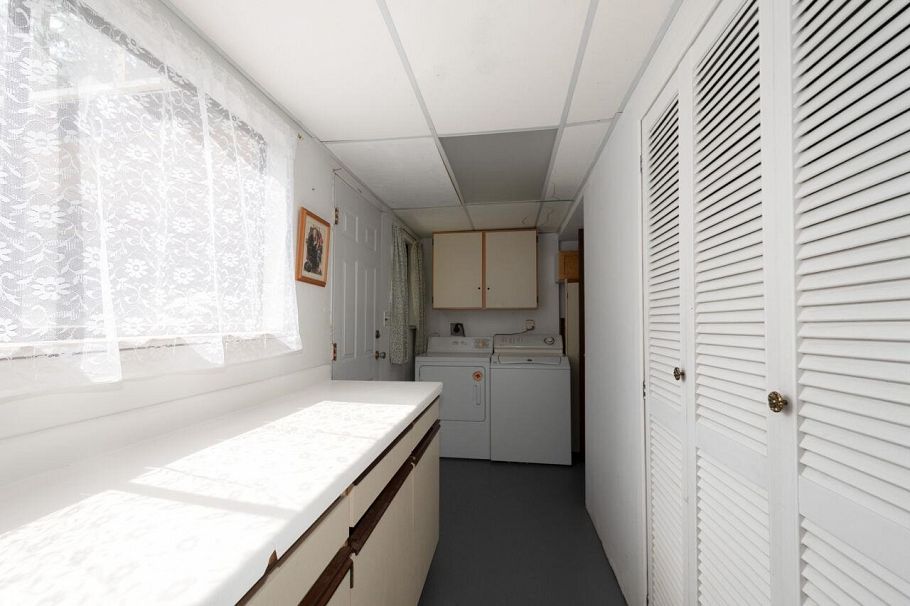 4057 Violet Street North Vancouver, BC - 34