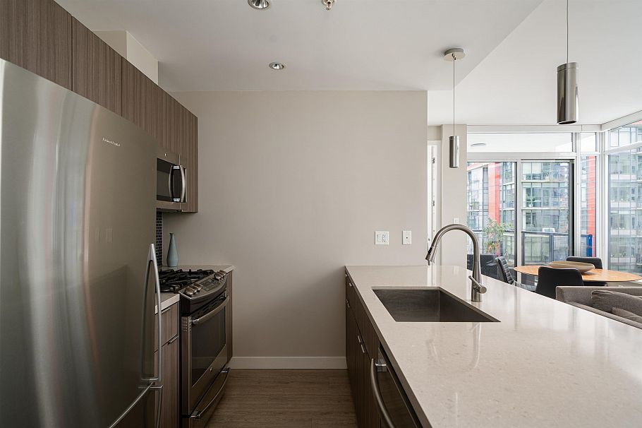 605 1788 Ontario Street Vancouver, BC - 3