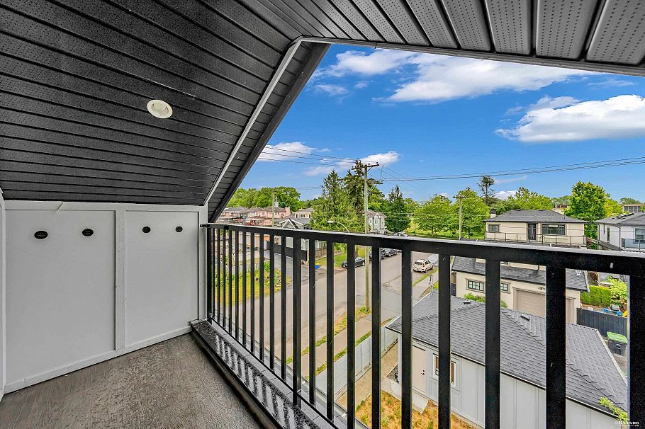 1620 E 53rd Avenue Vancouver, BC - 23