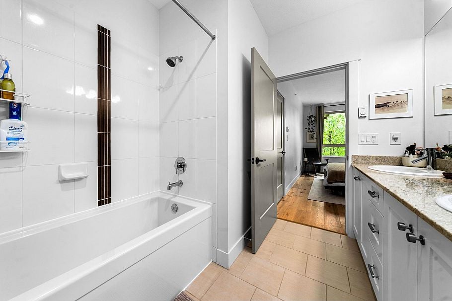 412 2601 Whiteley Court North Vancouver, BC - 30