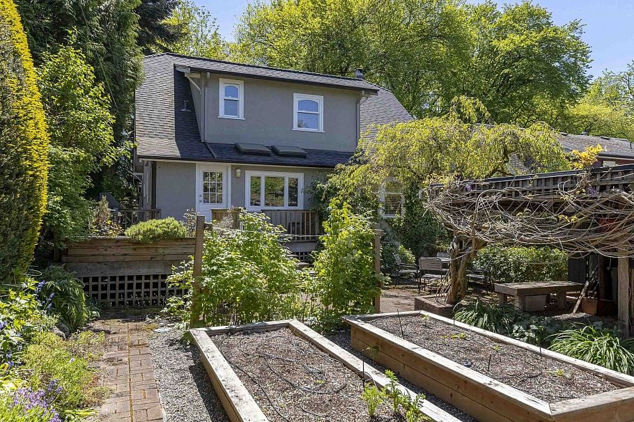 4269 W 13th Avenue Vancouver, BC - 32
