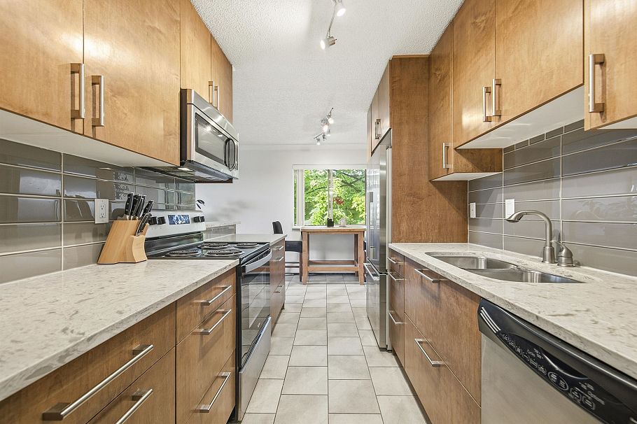 222 340 W 3rd Street North Vancouver, BC - 4