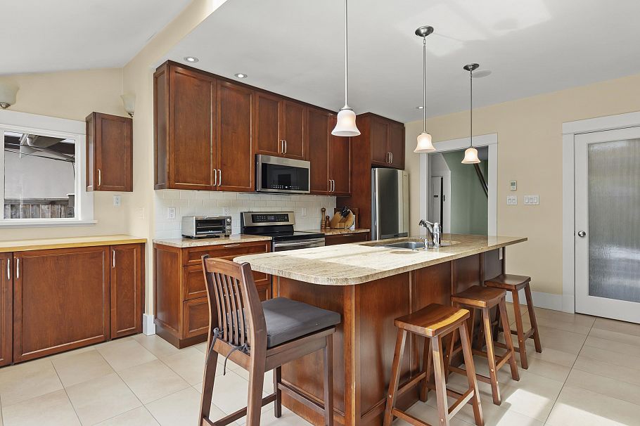 3820 W 12th Avenue Vancouver, BC - 22
