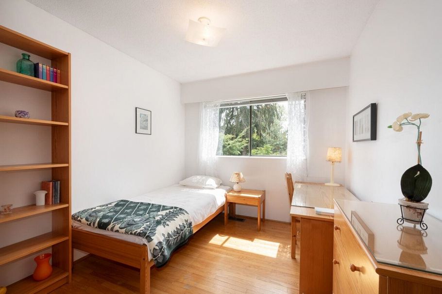 4057 Violet Street North Vancouver, BC - 24