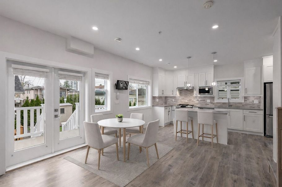 2255 E 35th Avenue Vancouver, BC - 1