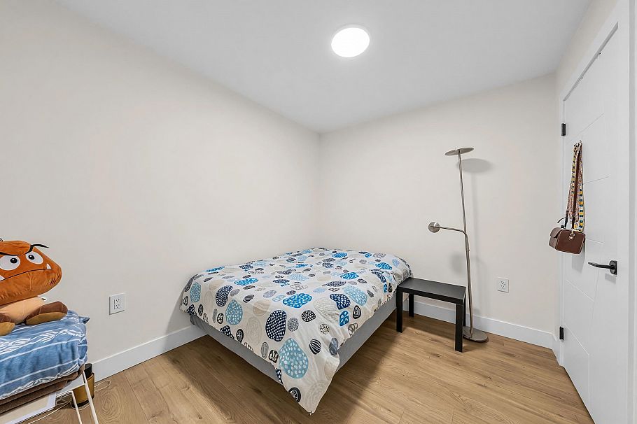 1620 E 53rd Avenue Vancouver, BC - 31