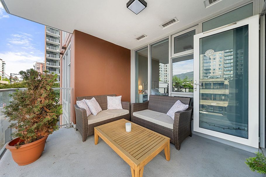311 150 W 15 Street North Vancouver, BC - 26