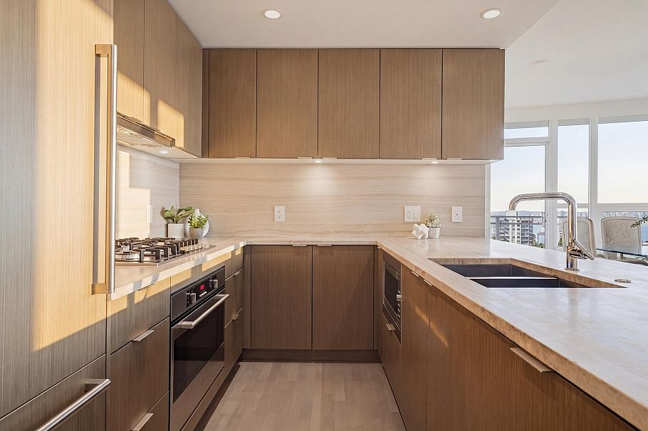 906 112 E 13th Street North Vancouver, BC - 14