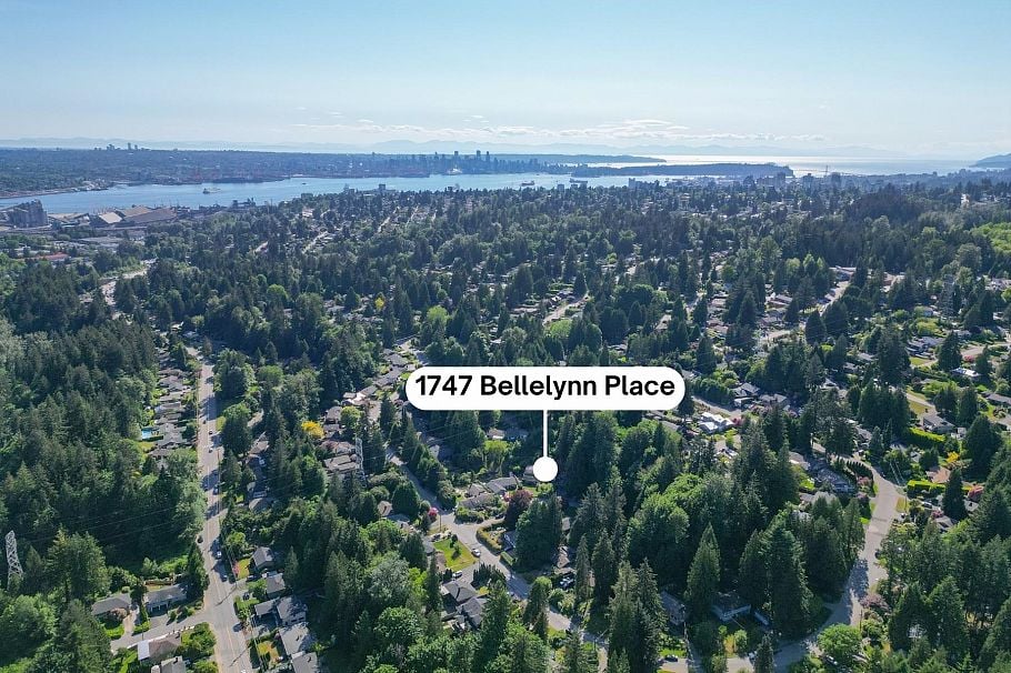 1747 Bellelynn Place North Vancouver, BC - 39