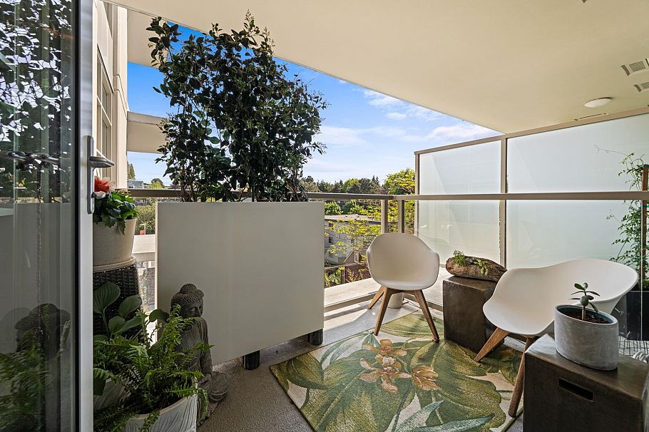 401 1808 W 1st Avenue Vancouver, BC - 2