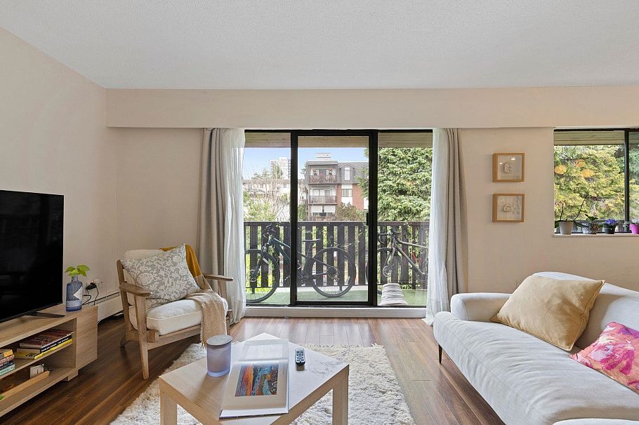 305 175 E 4th Street North Vancouver, BC - 2