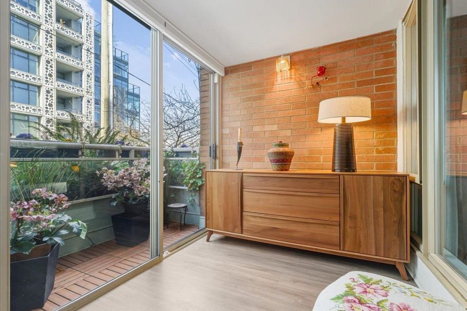 205 2438 Heather Street Vancouver, BC - 9