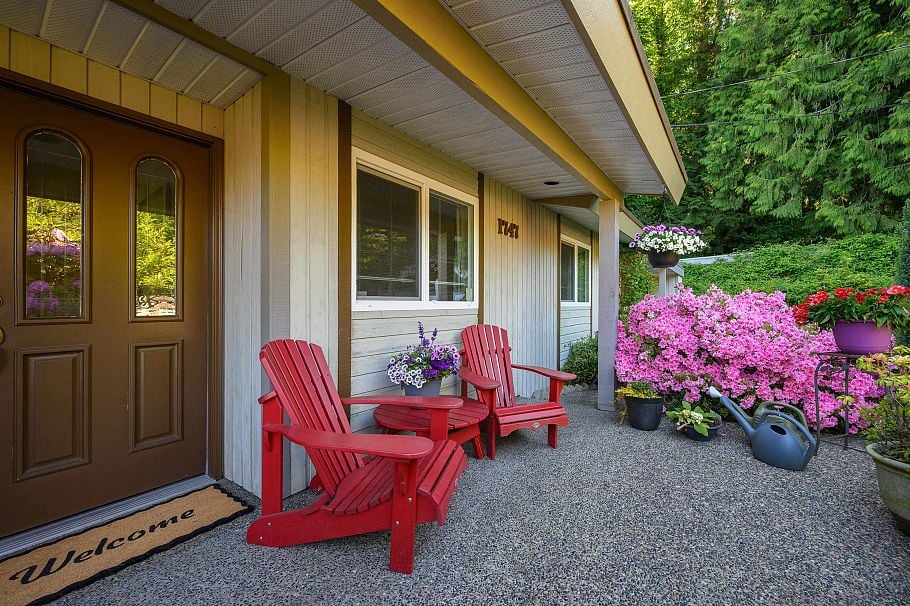 1747 Bellelynn Place North Vancouver, BC - 4