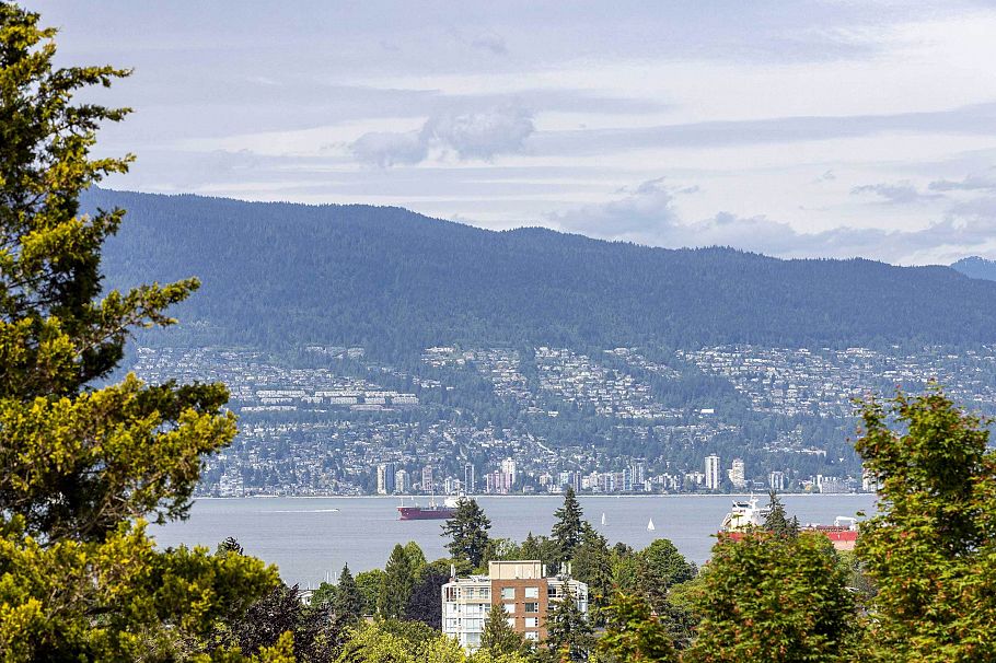 3820 W 12th Avenue Vancouver, BC - 29