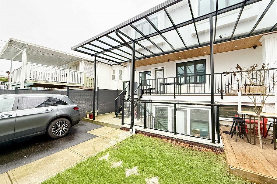 2931 E 28th Avenue Vancouver, BC - 29