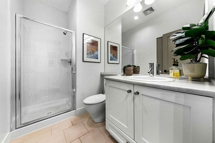412 2601 Whiteley Court North Vancouver, BC - 31