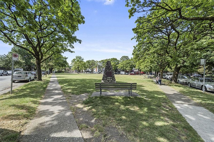 302 1406 W 73rd Avenue Vancouver, BC - 31