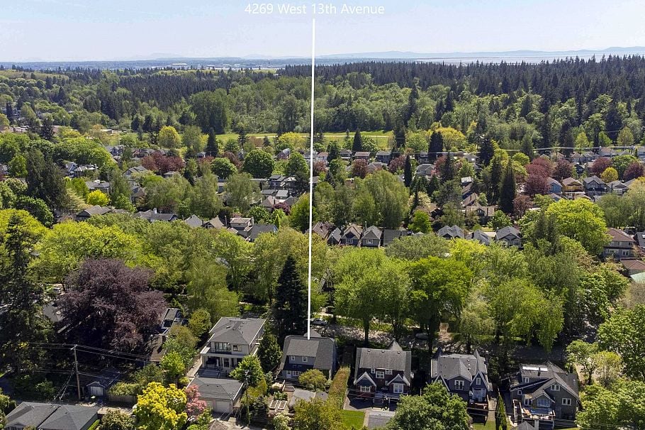 4269 W 13th Avenue Vancouver, BC - 39