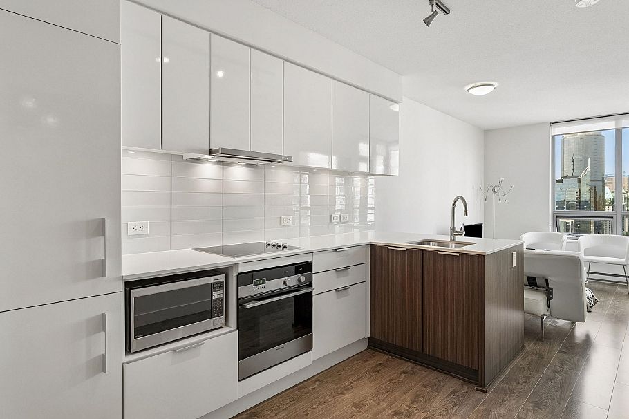 2705 1308 Hornby Street Vancouver, BC - 12