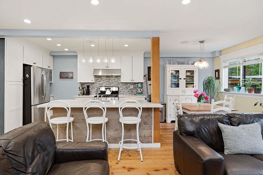 1126 Premier Street North Vancouver, BC - 8
