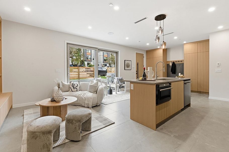 1 2091 E 20th Avenue Vancouver, BC - 9