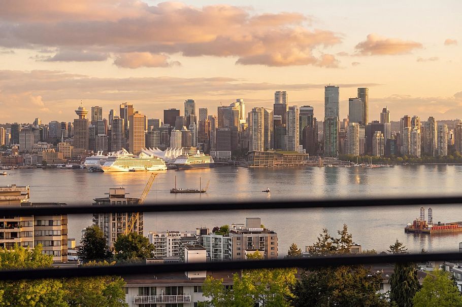 906 112 E 13th Street North Vancouver, BC - 3