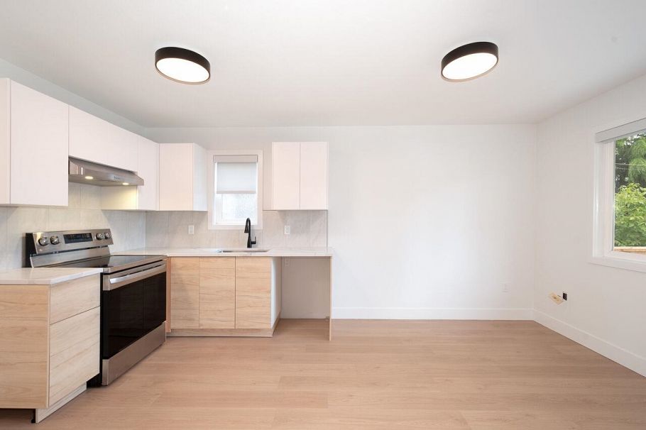 827 E 32nd Avenue Vancouver, BC - 32