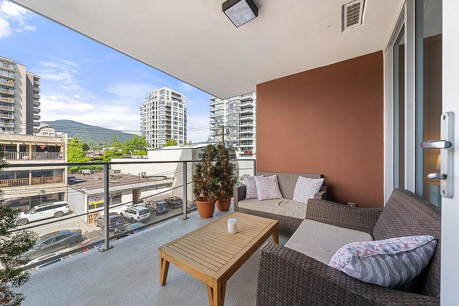 311 150 W 15 Street North Vancouver, BC - 25