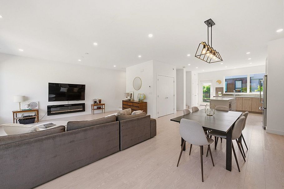 59 3597 Malsum Drive North Vancouver, BC - 15