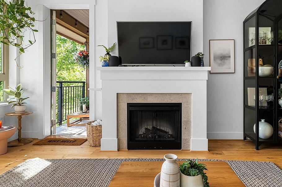 412 2601 Whiteley Court North Vancouver, BC - 5