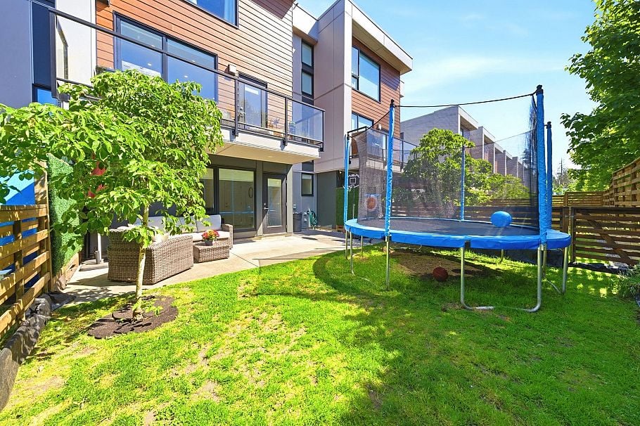 59 3597 Malsum Drive North Vancouver, BC - 34