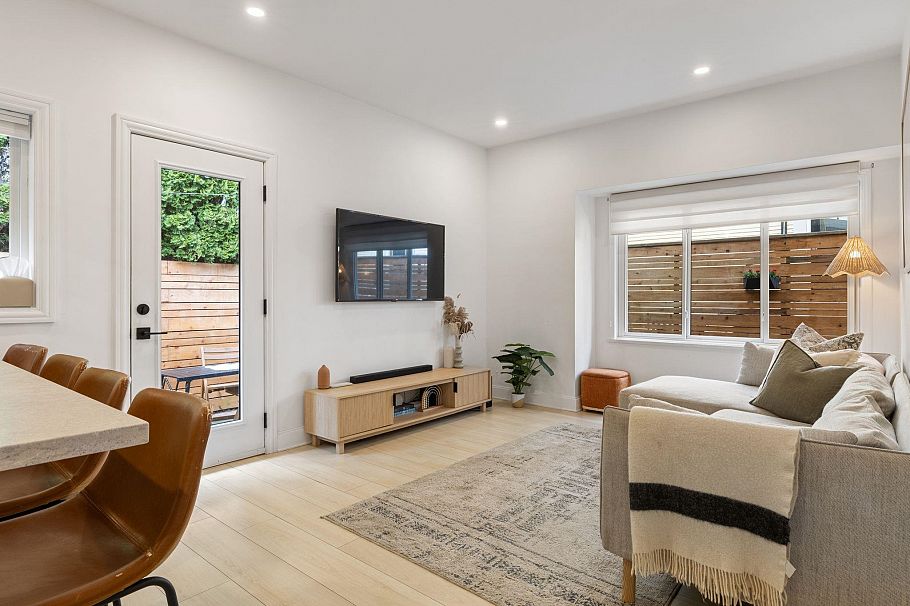 737-745 St. Andrews Avenue North Vancouver, BC - 5