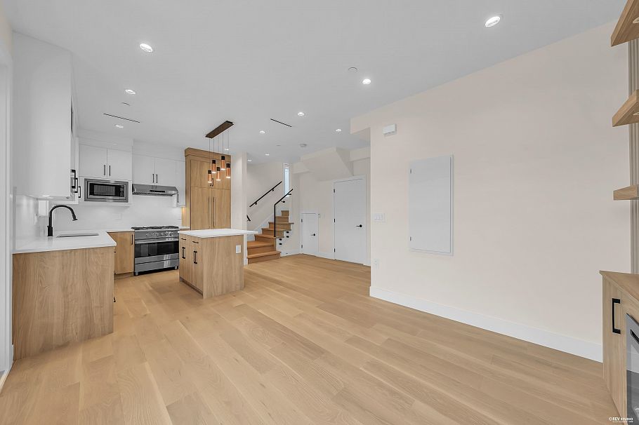 1620 E 53rd Avenue Vancouver, BC - 13