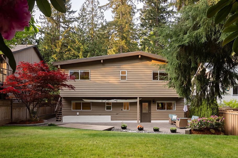 676 Wellington Drive North Vancouver, BC - 32