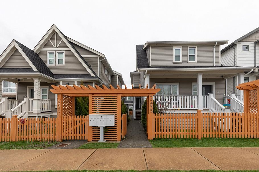 2255 E 35th Avenue Vancouver, BC - 31