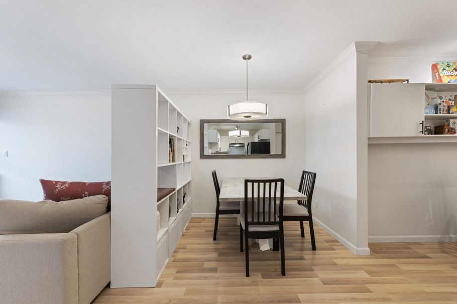 311 2680 W 4th Avenue Vancouver, BC - 4