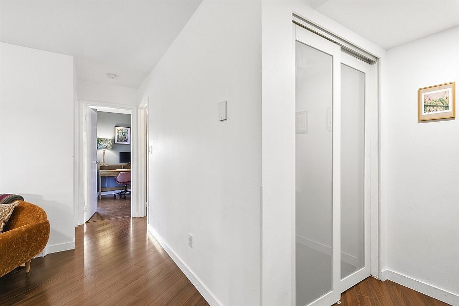 201 3465 Glen Drive Vancouver, BC - 24